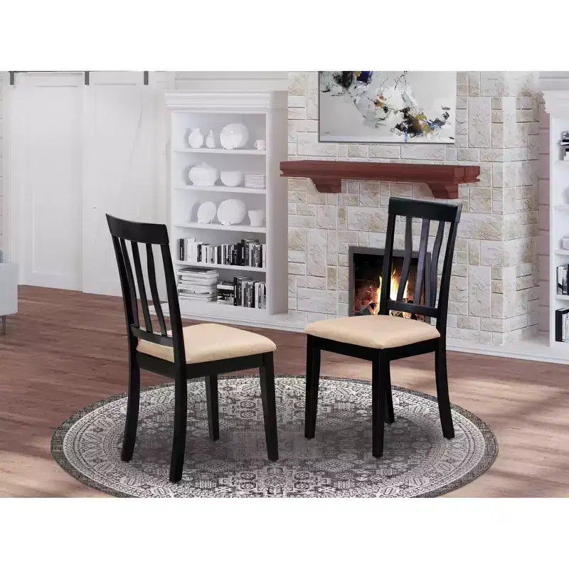 Sedia da pranzo in legno massello color ciliegio e panna, stile tradizionale, set da 2