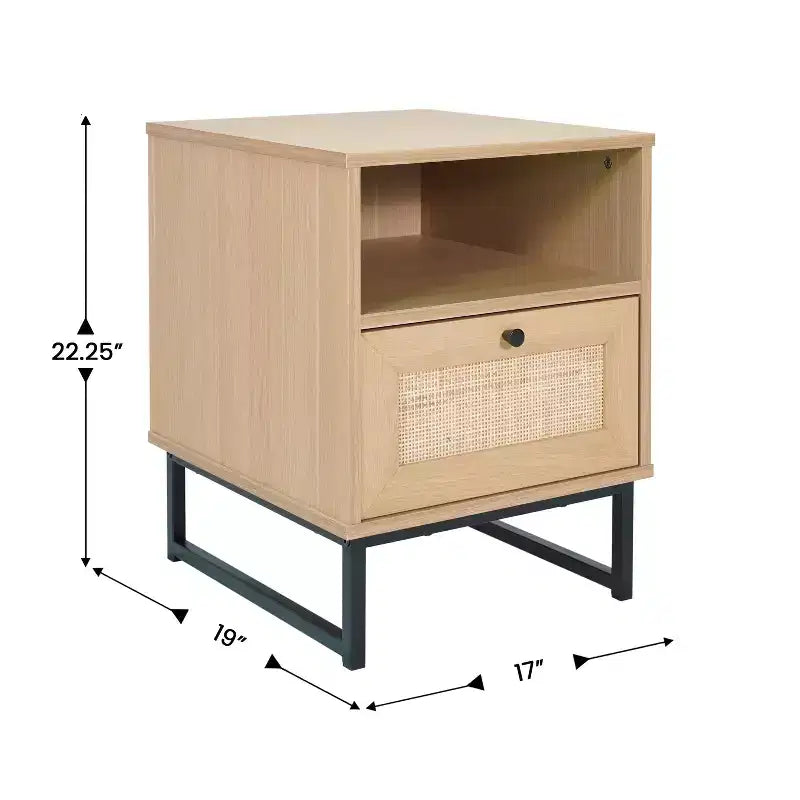 Comodino di metà secolo nero/naturale con cassetto in rattan e ripiano aperto
